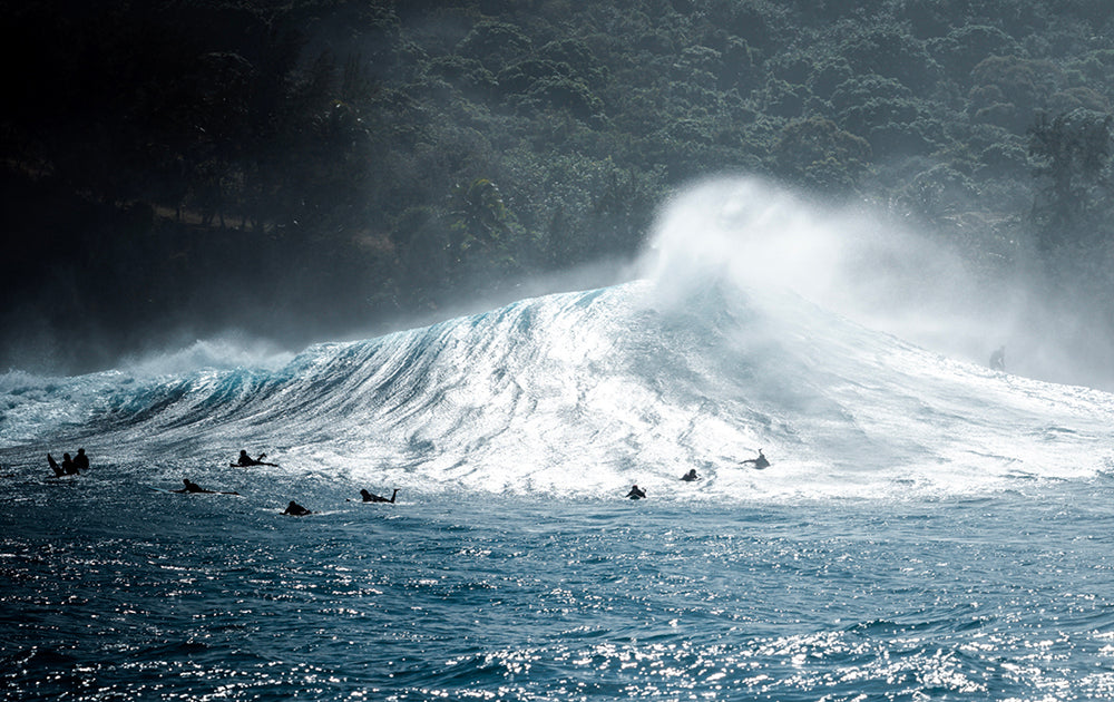 Turned Back - Jaws Surf Photos